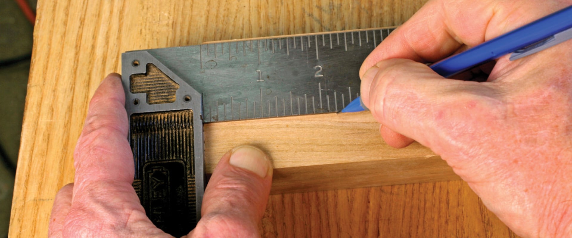 Creating ProfessionalLooking Joints with a Biscuit Joiner